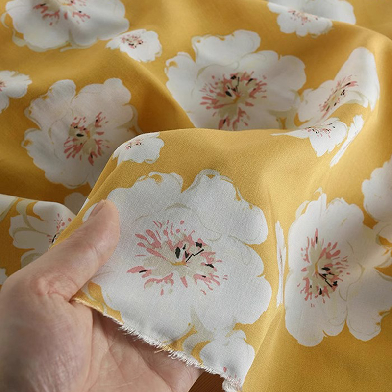 White Floral Printed on Lovely - Soft Summer Yellow Clothing avis et prix